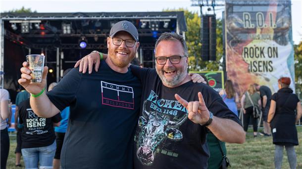Was ist schon Wacken? Diese beiden R.O.I.-Besucher haben Spaß in Butjadingen.