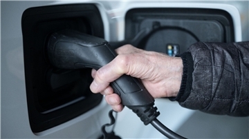 „Was passiert eigentlich mit unseren Netzen, wenn perspektivisch vor jedem Haus ein E-Auto steht?“