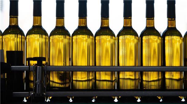 Wie viele Kalorien hat Wein? Winzer brauchen neue Etiketten Was wie genau nach der Etikettenverordnung angegeben werden muss, ist für Winzer wichtig.