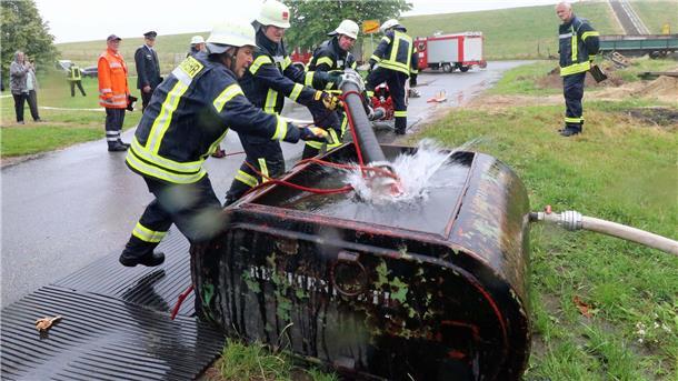 Wasser gab es beim Fire-Cup nicht nur aus dem Tank, sondern in Form von strömendem Regen auch von oben.