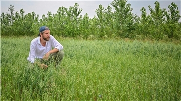 „Wasser wird immer knapper, wir haben keinen gesunden Boden mehr“: Landwirt Benedikt Bösel.