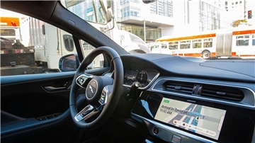 Waymo-Robotaxis machen mehr als 250.000 Fahrten mit Passagieren pro Woche. (Archivbild)