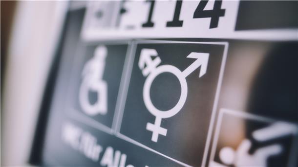 WC für alle: In den meisten Schulen sind die Toiletten getrennt nach Jungen und Mädchen. Was aber machen die, die sich keinem dieser Geschlechter zugehörig fühlen?