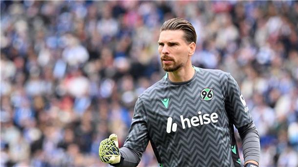 Köln holt Keeper Zieler von Hannover 96 Wechselt von Hannover 96 zum 1. FC Köln: Ron-Robert Zieler.