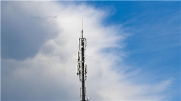 Wegen Defiziten beim Ausbau des Handynetzes erwägt eine Aufsichtsbehörde, erstmals Deutschlands große Telekommunikationsanbieter zur Kasse zu bitten.