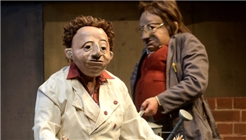 Maskentheater Familie Flöz