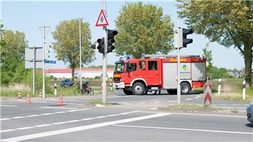 Wegen des tödlichen Unfalls war die Oldenburger Straße am Sonntag für mehrere Stunden gesperrt. Die Polizei musste den Unfallort aufwendig vermessen.