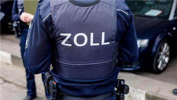 Kontrollen gegen Schwarzarbeit Wegen des Verdachts auf illegale Beschäftigung wurden zehn Betriebe im Landkreis Oldenburg überprüft.