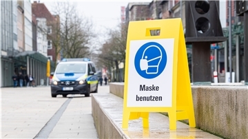 Wegen des weiterhin hohen Infektionsgeschehens werden in Bremerhaven die Lockerungen verschoben. Ab Montag können jedoch die Buchläden wieder öffnen. Foto: Hartmann