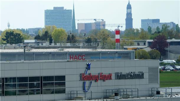 Wegen einer nicht bezahlten Geldstrafe hat ein Passagier aus Georgien am Hamburger Flughafen Schwierigkeiten bekommen. (Symbolbild)