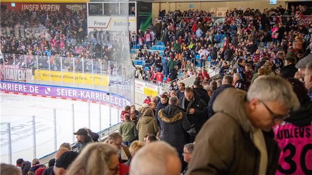 Wegen eines Schadens an der Kühlanlage wurde die Eisarena Bremerhaven am Freitag evakuiert.
