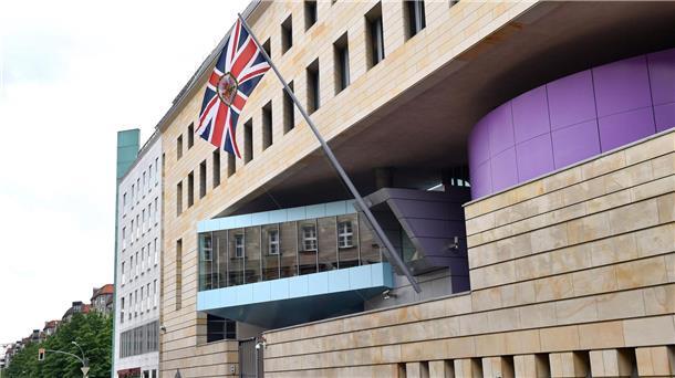 Haft wegen Spionage für Russland in britischer Botschaft Wegen Spionage für Russland muss ein Ex-Mitarbeiter der britischen Botschaft in Berlin ins Gefängnis.