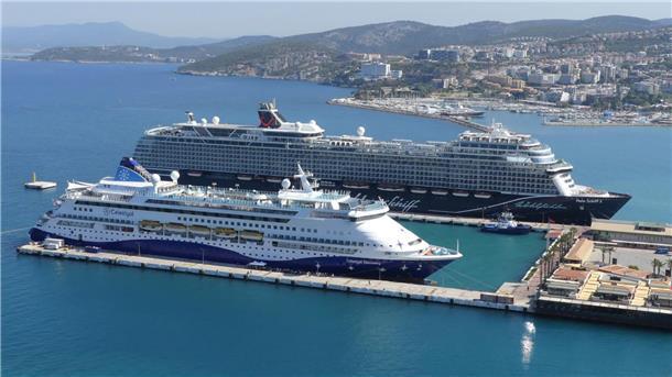 Wegen starker Winde verzichtet Mein Schiff 2 auf den Azoren-Stopp – nun geht‘s nach Teneriffa.