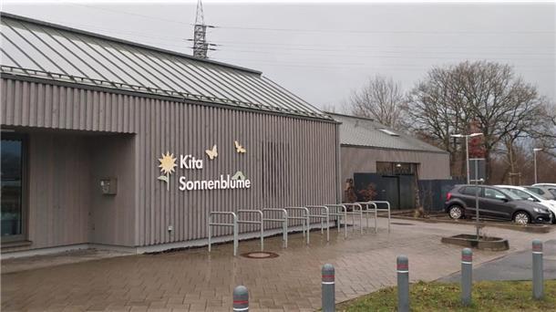 Weitere Investitionen sind im Doppelhaushalt vorgemerkt: In Bad Bederkesa muss - zwei Jahre nach Eröffnung der Kita „Sonnenblume“ - eine weitere entstehen. In Sievern sind die Kapazitätsgrenzen der Betreuung ebenfalls erreicht. 