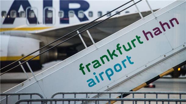 Investition in insolventen Flughafen Hahn weiter möglich Weitere Investoren können für den insolventen Hunsrück-Flughafen Hahn bieten.