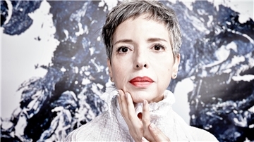 Porträtfoto von Helen Schneider
