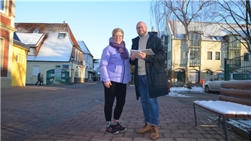 Weniger Termine, dafür mehr Erlebnis-Qualität: Marktmeisterin Susanne Dickmann und BGV-Vorsitzender Nils Kuiper wollen für die Beerster verkaufsoffenen Sonntage neue Weichen stellen.
