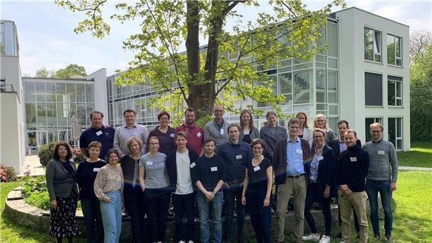 Wenn auch Sonnenschein für die Wasserwirtschaft nicht unbedingt „gutes Wetter“ bedeutet: Die Laune der internationalen Partner beim Treffen in Delmenhorst war richtig gut.