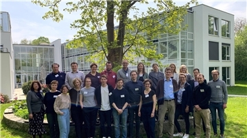 Wenn auch Sonnenschein für die Wasserwirtschaft nicht unbedingt „gutes Wetter“ bedeutet: Die Laune der internationalen Partner beim Treffen in Delmenhorst war richtig gut.
