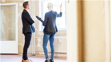 Wenn ein Makler mit dem Verkauf einer Immobilie beauftragt wurde, darf dem Käufer maximal die Hälfte der Provision auferlegt werden.