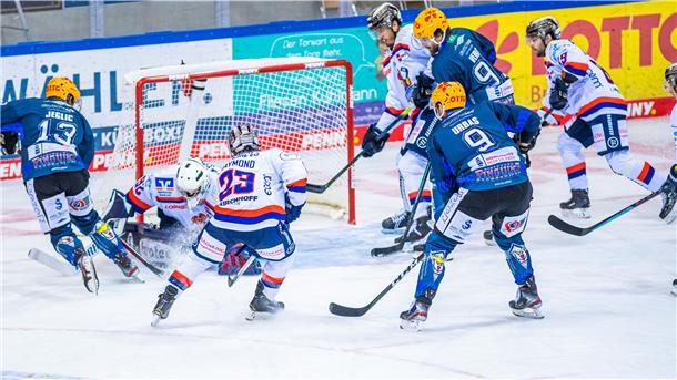 Wenn sie in der Nähe des gegnerischen Tores sind, droht Gefahr: Ziga Jeglic (von links), Jan Urbas und Miha Verlic haben zusammen bereits elf Saisontore für die Fischtown Pinguins erzielt.