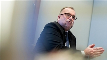 „Wenn wir über zusätzliche Strecken oder Gleise an bestehenden Strecken sprechen, dauert es von der ersten Idee bis zum ersten Zug Jahrzehnte“: BDI-Präsident Siegfried Russwurm.