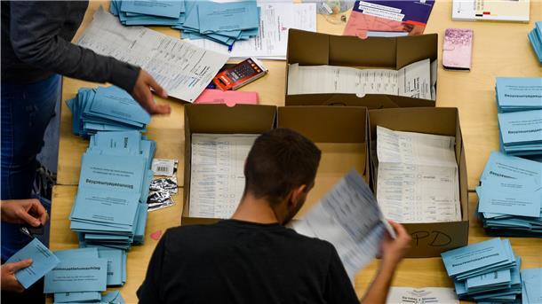 Wer als Freiwilliger bei der Bundestagswahl hilft, hat Vorrang bei der Corona-Schutzimpfung.