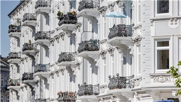 Wer eine Wohnung oder ein Haus kaufen möchte, muss im Vorfeld viele Überlegungen anstellen.