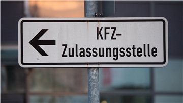 Wer in Bremerhaven ein Auto zulassen möchte, braucht Geduld.
