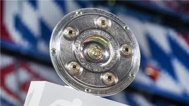 Werden wieder die Bayern aus München deutscher Meister? Das neue Rennen wurde gestern Abend in Mönchengladbach eröffnet.