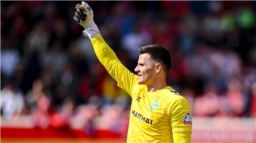 Werder-Torwart Michael Zetterer steht vor einem Wechsel zu Eintracht Frankfurt.