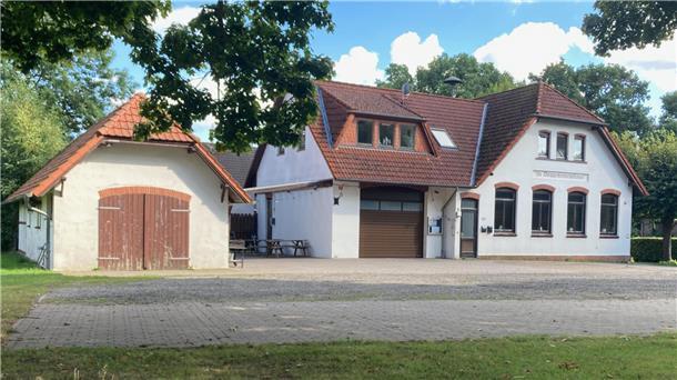 Wermutstropfen: Für den Neubau muss das bisherige Feuerwehrgerätehaus und Dorfgemeinschaftshaus in Kassebruch abgerissen werden.