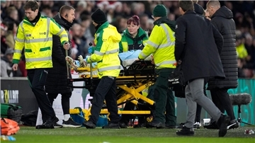 West Hams Torwart Lukasz Fabianski musste beim Spiel in Southampton verletzt raus.