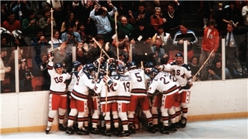 Wie ein Wunder: 1980 schlug die USA di eals unschlagbar geltende UdSSR bei den Olympischen Spielen in Lake Placid.