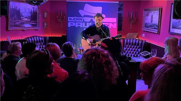 Björn Paulsen in der Bauernstube in Nordenham