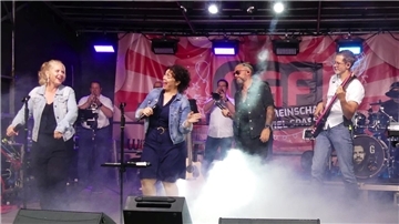 Wie schon 2024 wird die Band "Delicious Divine" auch in diesem Jahr für eine lange Samstagnacht im Langener Lindenhof-Center sorgen.