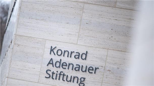 Moskau: Adenauer-Stiftung ist unerwünschte Organisation Wie viele andere deutsche Nichtregierungsorganisationen ist nun auch die Adenauer-Stiftung offiziell in Russland nicht mehr erwünscht, also praktisch verboten. (Archivbild)