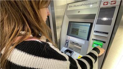 Wieder sorgen Streiks der Geldtransportunternehmen für Bargeld-Knappheit.