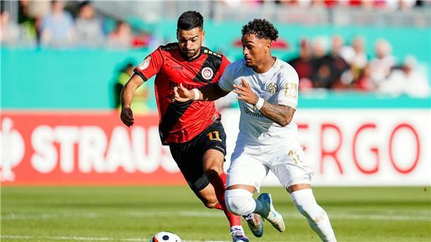 Wiesbadens Tarik Gözüsirin (l) traf gegen Mainz zur Führung.