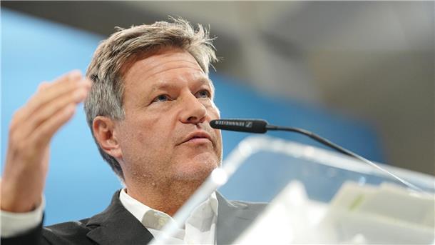 Autogipfel: Habeck will bei Hilfen keine „Schnellschüsse“ Will keine Schnellschüsse: Wirtschaftsminister Habeck.