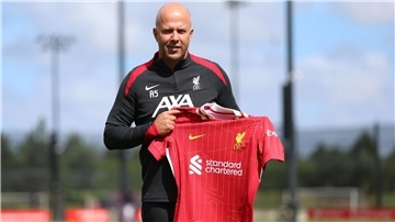 Will nicht verraten, was ihm Jürgen Klopp sagte: Liverpool-Trainer Arne Slot.