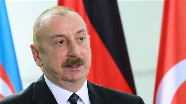 Experte: Aliyev will mit vorgezogener Wahl Macht absichern Will weiterhin an der Macht bleiben: Ilham Alijew.