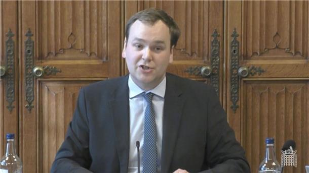 Sexting-Erpressung: Tory-Abgeordneter gibt Nummern weiter William Wragg lebt offen homosexuell.