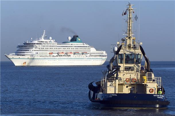 Willkommen zurück, „Amera“. Das Schiff wird den ganzen Sommer über von Bremerhaven fahren.
