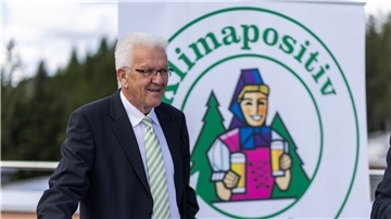 Winfried Kretschmann (Bündnis 90 / Die Grünen), Ministerpräsident von Baden-Württemberg, hat viele Termine und ist oft unterwegs. Die handwerkliche Arbeit zuhause ist sein Ausgleich.