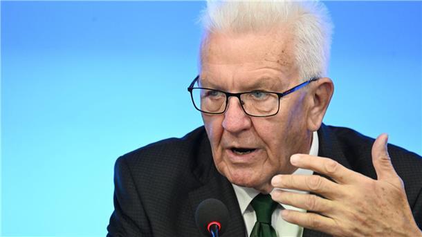Flüchtlingskosten: Bund stimmt neuem System zu Winfried Kretschmann ist Ministerpräsident von Baden-Württemberg.
