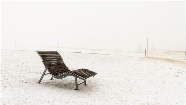 Wintereinbruch auf dem Feldberg: Schnee, Nebel und Wind in Baden-Württemberg