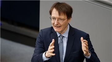 „Wir ändern die Rahmenbedingungen so, dass Deutschland als Absatzmarkt für Arzneimittel wieder attraktiver wird“: Bundesgesundheitsminister Karl Lauterbach.