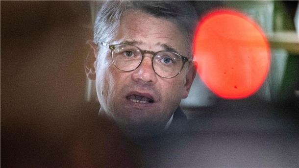 „Wir brauchen (...) einen Kanzlerkandidaten, den die gesamte Partei mitträgt und der auch die ganze Partei begeistert“, sagt Hessens Ministerpräsident Boris Rhein (CDU).
