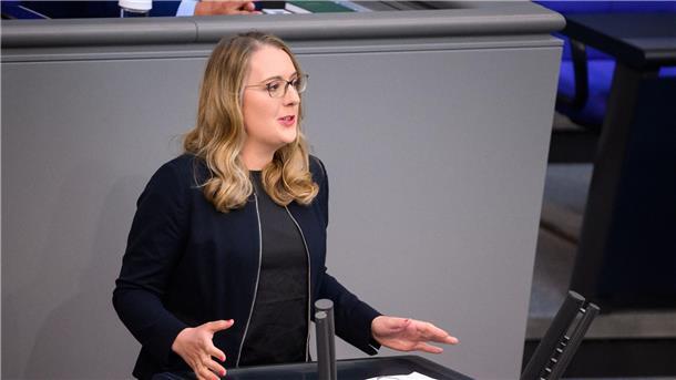 Lindner: Keine Etatkürzungen mit dem Rasenmäher „Wir erwarten, dass Christian Lindner seiner Verantwortung für den Haushaltsprozess nun endlich gerecht“, sagt Katharina Dröge, Vorsitzende der Bundestagsfraktion von Bündnis 90/Die Grünen.